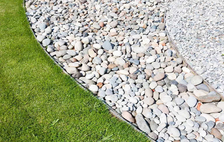 Kamienie w ogródku